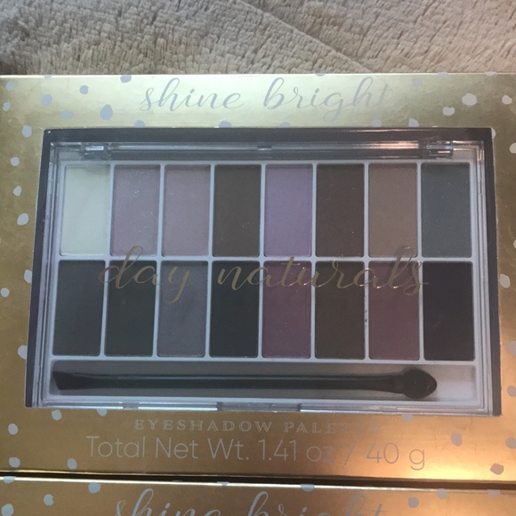 Makeup set - Picture 2 of 3